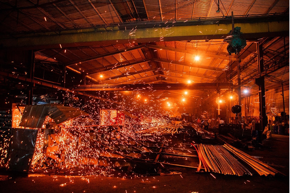 loi-thuong-gap-khi-gia-cong-thep-v-mem-trong-xay-dung