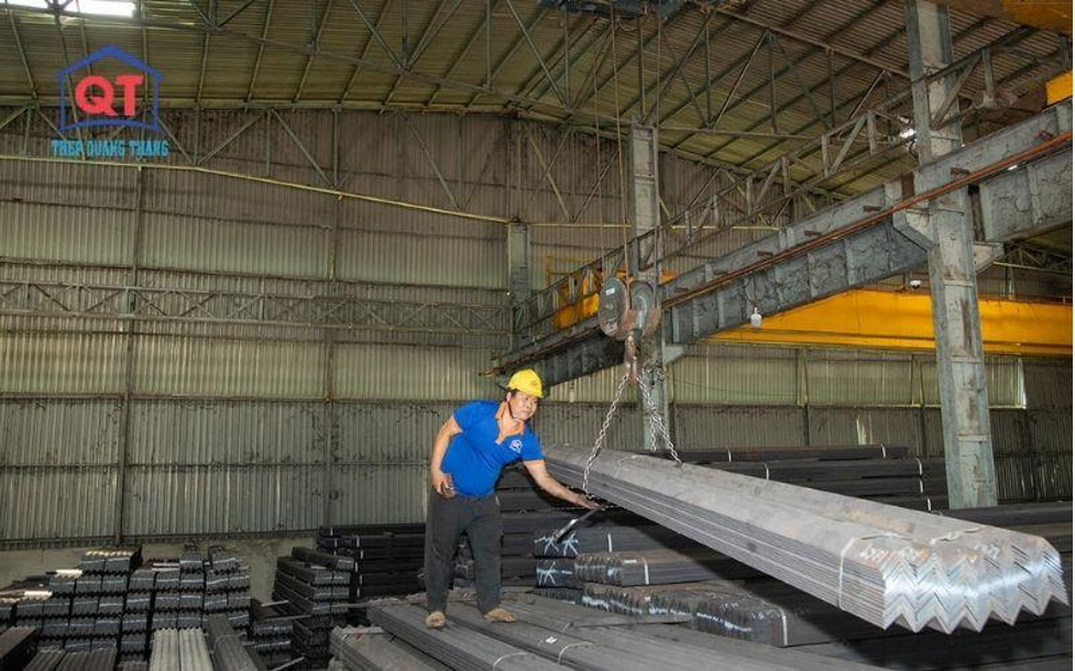 nen-dung-da-sat-nganh-dien-loai-nao-thep-v-u-hay-c