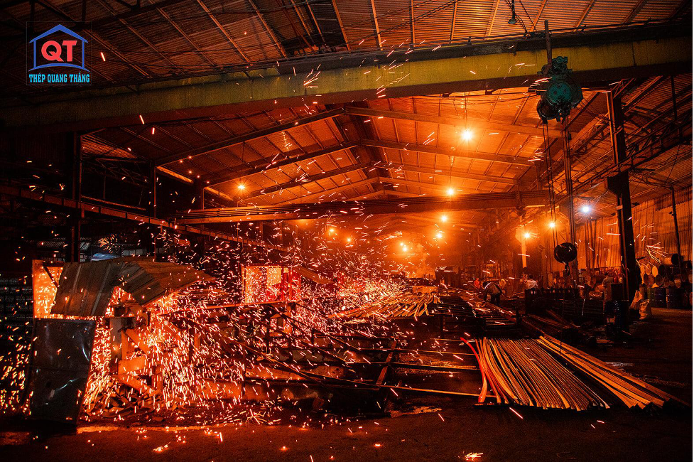 khi-nao-nen-su-dung-thep-v-ma-kem-nhung-nong